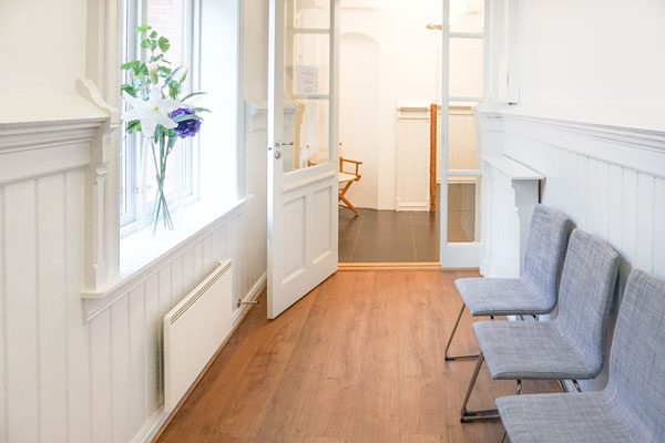 Venterommet til CryoFysio i 2. etasje på St. Olav Helseklinikk i Tønsberg